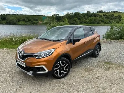 Used Renault Captur Dynamique 110 HP (80 kW) 2018 Orange/black SUV