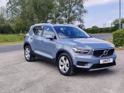 Begagnad Volvo XC40 Momentum 2020 Grå SUV