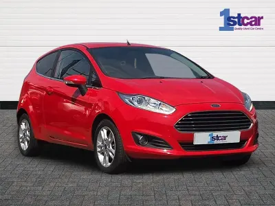 Used Ford Fiesta Zetec 82 HP (60 kW) 2016 Red Hatchback