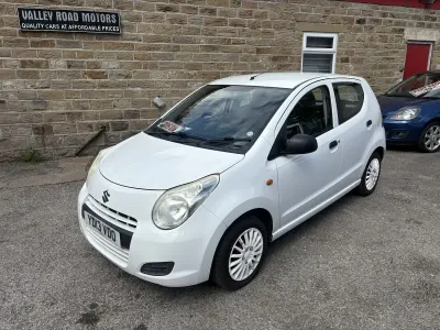 Used Suzuki Alto 68 HP (50 kW) 2013 White Hatchback