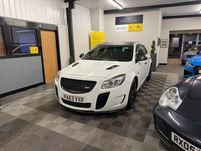 Used Vauxhall Insignia 2013 White Estate