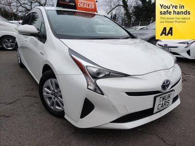 Used Toyota Prius 2017 White Hatchback