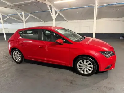 Usado Seat Leon SE 2014 Vermelho Citadino