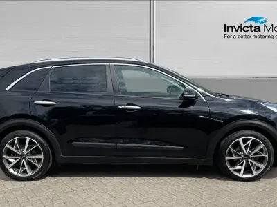 Gebraucht Kia Niro 139 PS (102 kW) 2021 Schwarz SUV