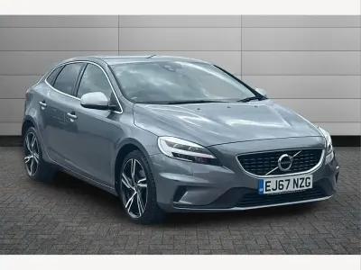 Usado Volvo V40 R-Design Pro 152 CV (111 kW) 2017 Gris Utilitario