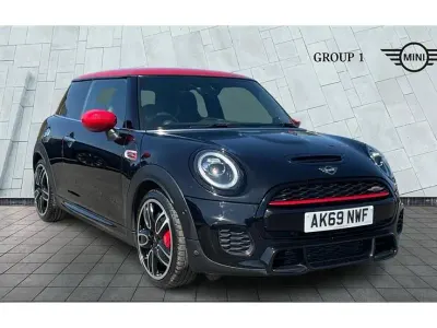 Używany Mini John Cooper Works Comfort 231 KM (169 kW) 2019 Czarny Hatchback