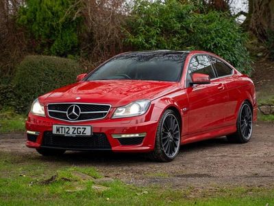Used Mercedes C63 AMG 487 HP (358 kW) 2012 Red Coupe