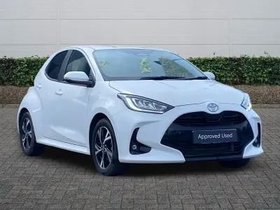 Used Toyota Yaris Design 2025 White Hatchback
