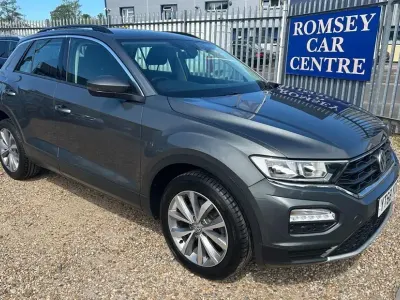 Usado VW T-Roc SE 115 HP (84 kW) 2018 Cinzento SUV