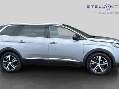 Używany Peugeot 5008 GT 129 KM (94 kW) 2024 Szary SUV