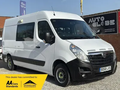Begagnad Vauxhall Movano 130 HK (95 kW) 2019 Vit Minibuss