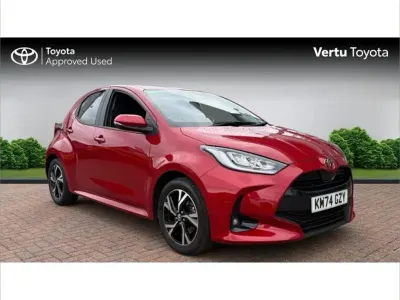 Used Toyota Yaris Design 113 HP (83 kW) 2024 Red Hatchback