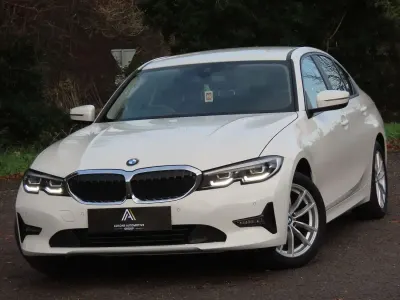 Used BMW 318 Comfort Edition 2019 White Sedan