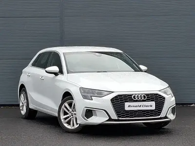Begagnad Audi A3 Sport 110 HK (80 kW) 2023 Vit Sedan