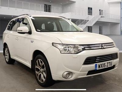 White Used 2015 Mitsubishi Outlander P-HEV Estate | £6,250 (Fair price)