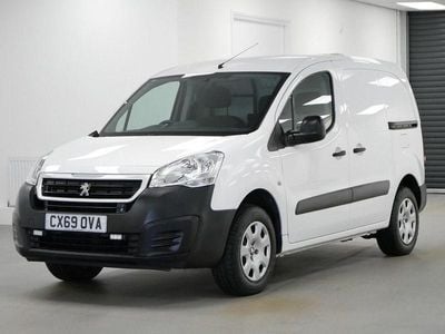 Second-hand Peugeot Partner 67 CP (49 kW) 2019 Alb Monovolum