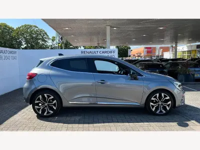 Used Renault Clio Techno 90 HP (66 kW) 2023 Metallic  shadow grey  Hatchback