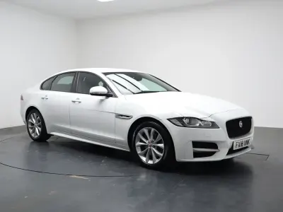 Gebraucht Jaguar XF R-Sport 200 PS (147 kW) 2018 Weiß Limousine