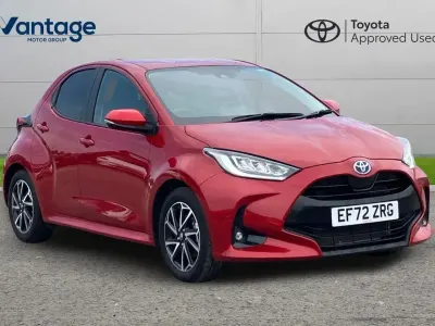Used Toyota Yaris Design 113 HP (83 kW) 2023 Red Hatchback