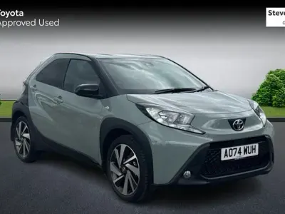 Used Toyota Aygo X 72 HP (52 kW) 2024 Green SUV