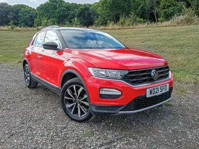 Usado VW T-Roc Design 150 HP (110 kW) 2021 Vermelho SUV