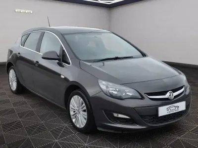 Used Vauxhall Astra Excite 115 HP (84 kW) 2015 Grey Hatchback