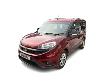 Used Fiat Doblò Lounge 95 HP (69 kW) 2018 Red MPV