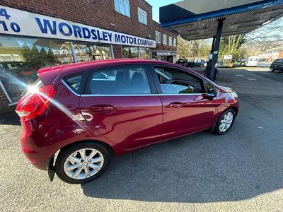 Used Ford Fiesta Zetec 2010 Metallic red Hatchback