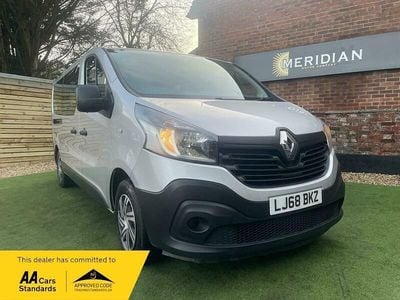 Used Renault Trafic Business 2018 Silver MPV