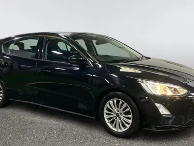 Begagnad Ford Focus Titanium 125 HK (91 kW) 2019 Svart Halvkombi