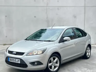 Used Ford Focus Zetec 2009 Silver Hatchback