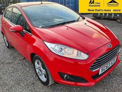 Used Ford Fiesta Zetec 82 HP (60 kW) 2014 Red Hatchback