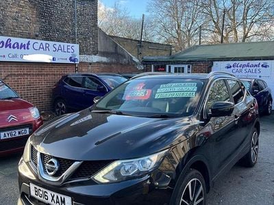 Black Used 2016 Nissan Qashqai Tekna SUV | £6,995 (Fair price)