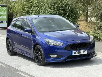Used Ford Focus ST-Line 125 HP (91 kW) 2016 Blue Hatchback