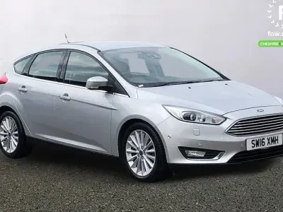 Usado Ford Focus Titanium X 182 CV (133 kW) 2016 Plateado Utilitario