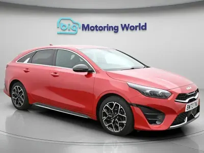 Begagnad Kia ProCeed GT-Line 158 HK (116 kW) 2024 Röd Kombi