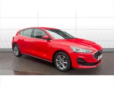 Used Ford Focus Titanium 125 HP (91 kW) 2023 Red Hatchback