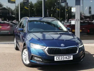 Used Skoda Octavia SE Technology 110 HP (80 kW) 2023 Blue Estate