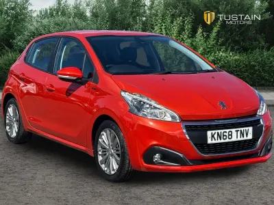 Used Peugeot 208 Signature Sky 82 HP (60 kW) 2018 Orange Hatchback