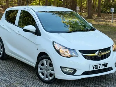 Używany Vauxhall Viva 75 KM (55 kW) 2017 Biały Hatchback