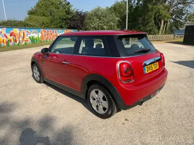 Used Mini ONE Hatch 102 HP (75 kW) 2015 Red Hatchback
