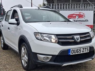 Used Dacia Sandero Lauréate 90 HP (66 kW) 2015