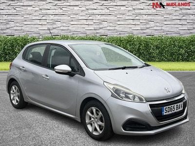 Używany Peugeot 208 Active 82 KM (60 kW) 2015 Srebrny Hatchback