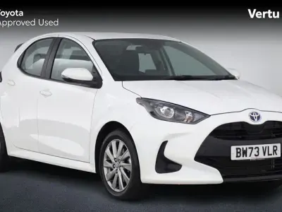 Usado Toyota Yaris Hybrid 116 CV (85 kW) 2026 Utilitario
