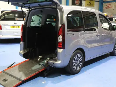 Używany Peugeot Partner 2017 Szary Minivan