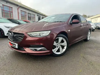 Used Vauxhall Insignia SRi 165 HP (121 kW) 2019 Red Hatchback