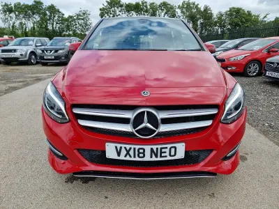 Used Mercedes B180 Exclusive 2018 Red Hatchback