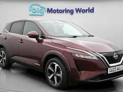Używany Nissan Qashqai N-Connecta 190 KM (139 kW) 2023 Czerwony SUV