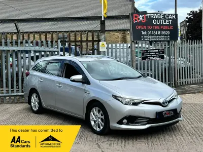 Used Toyota Auris Hybrid 2017 Silver Estate