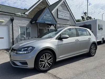 Used VW Golf VII SE 123 HP (90 kW) 2017 Silver Hatchback